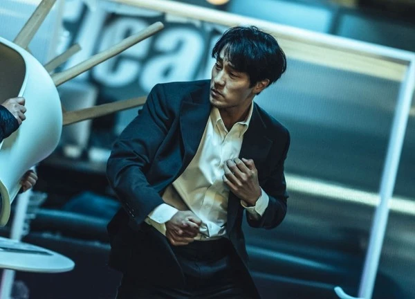 'Anh già" So Ji Sub tái xuất màn ảnh trong dự án 'khủng' của Netflix