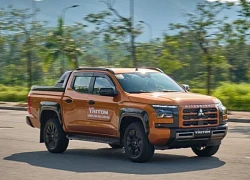 Triton giảm tiêu thụ dù có ưu đãi lớn, bị Hilux vượt qua trong tháng 4