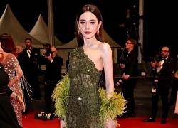 Clip viral: Quốc bảo nhan sắc bị ngó lơ ở thảm đỏ Cannes 2025, pose dáng với máy hút bụi trước hàng trăm người