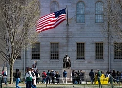 Đại học Harvard xoay xở vượt 'bão'