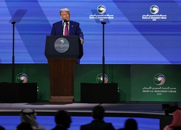 Đến Trung Đông, ông Trump hứa Mỹ không còn 'rao giảng về cách sống'