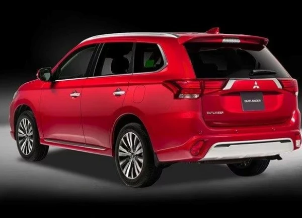 Mitsubishi Outlander giảm giá cả trăm triệu đồng có nên mua không?