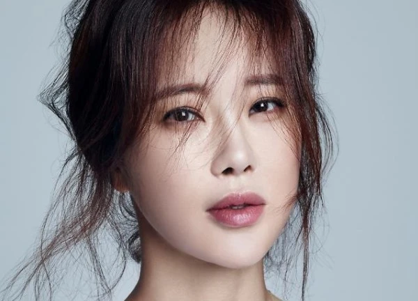 Nữ hoàng showbiz tiêu tiền như nước: Nhận cát -xê cả thùng tiền mặt, tiêu mãi không hết