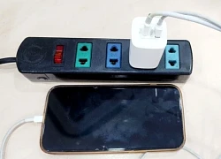 Nữ nhân viên văn phòng bị điện giật bất tỉnh khi sạc điện thoại