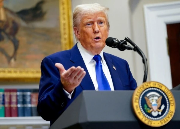 Ông Trump dừng đàm phán, gửi thư thông báo thuế cho các nước