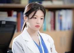 'Resident Playbook' đạt rating kỷ lục