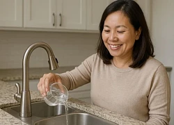Tôi đổ thứ có sẵn trong bếp vào bồn rửa, bất ngờ vì mùi hôi biến mất, ống nước sạch bong chỉ sau 10 phút