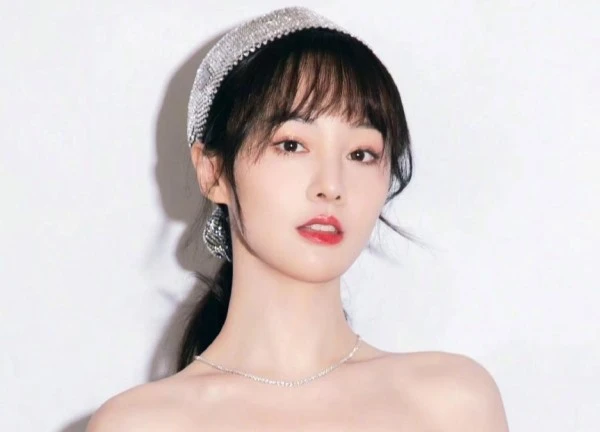 Trịnh Sảng đã sinh con cho "sugar daddy", được đại gia lừa đảo "thưởng nóng" biệt thự và xe sang?