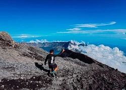 Chinh phục ngọn núi lửa cao thứ hai ở Indonesia