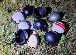 Đổ vỡ tình cảm, nam thanh niên đi trộm cắp mũ bảo hiểm trên cầu Tình Yêu