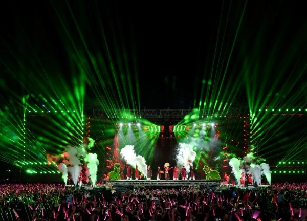 Giới trẻ Việt và làn sóng "đu idol quốc nội"
