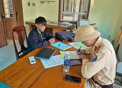 Nam sinh điều khiển xe máy phóng như bay trên đường đua của xe đạp
