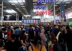 Pháp: Sân bay lớn thứ 2 của Paris tiếp tục bị gián đoạn