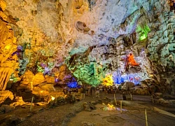 Phát hiện thêm hệ thống hang động nguyên sơ với thạch nhũ độc đáo ở Quảng Bình