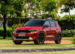 Tăng giá bán, Toyota Raize vẫn "hút khách" hơn Hyundai Venue
