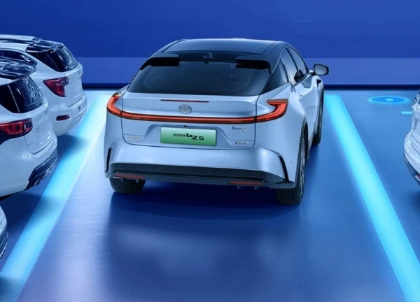 Toyota bán xe điện cạnh tranh với Tesla Model Y, giá chỉ bằng một nửa