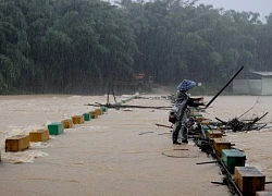 Trung Quốc đối mặt mưa lớn, nắng nóng cực đoan