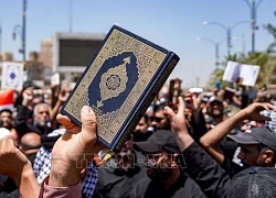 Iran thu hồi bản Kinh Koran viết tay và tiền xu cổ bị đánh cắp tại bảo tàng
