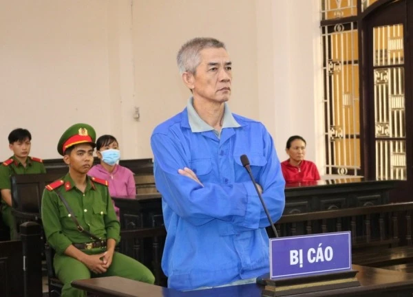 Lĩnh án vì chém hàng xóm té xuống ao nước rồi bỏ mặc dẫn đến tử vong