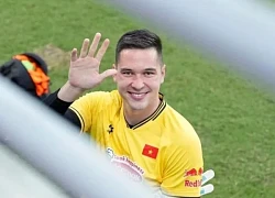 Nguyễn Filip khiến vị trí của Đình Triệu lung lay