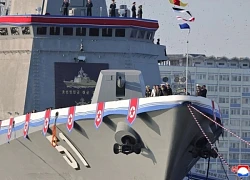 Sự cố nghiêm trọng tại lễ hạ thủy tàu chiến, ông Kim Jong-un cảnh báo