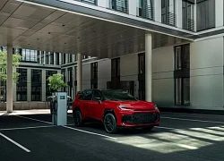 Toyota RAV4 GR Sport 2026 ra mắt tại Mỹ với phong cách mạnh mẽ