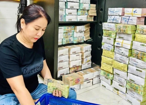 Trúng độc đắc 4 tỷ đồng, người đàn ông ở TP.HCM hậu tạ người bán số tiền "khủng"