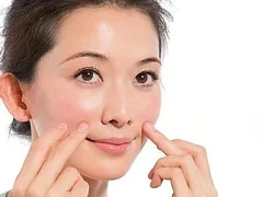 6 thói quen hằng ngày giúp giảm nếp nhăn quanh miệng