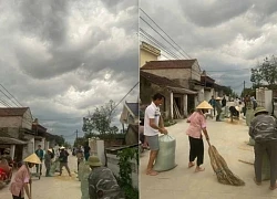 Cả xóm ở Thanh Hóa cùng nhau 'chạy lúa' trước mưa khiến dân mạng ấm lòng