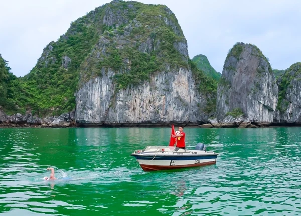Đỗ Kim Phúc, Ánh Viên thiết lập kỷ lục Việt Nam với màn kết hợp chưa từng có