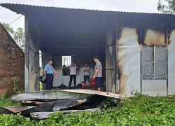 Hình ảnh sét đánh cháy đen nhà dân trong đêm