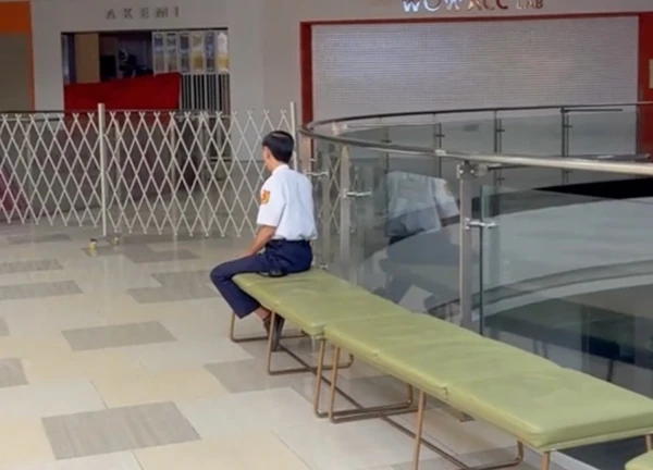 Khung cảnh "ngoài sức tưởng tượng" bên trong Vạn Hạnh Mall lúc nửa đêm