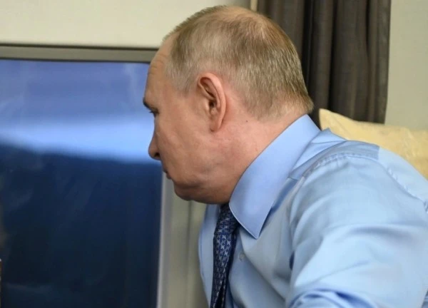 Nga tiết lộ việc trực thăng của ông Putin mắc kẹt giữa hàng loạt UAV Ukraine