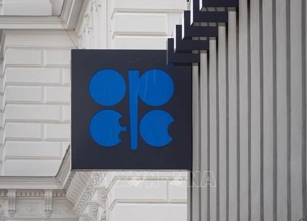 OPEC+ bất ngờ đổi lịch họp quyết định mức sản lượng dầu tháng 7/2025