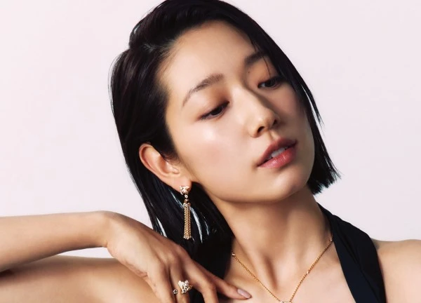 Park Shin Hye kỷ niệm 20 năm diễn xuất và chia sẻ bí quyết sống hạnh phúc