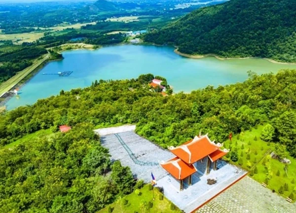Về núi Sáng nghe chuyện người xưa