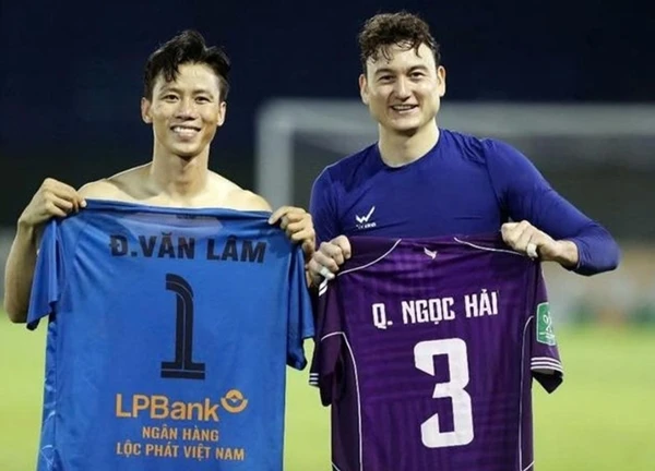 Vì sao Đặng Văn Lâm chưa thể trở lại tuyển Việt Nam?
