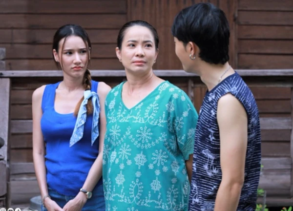 Vợ sắp cưới bất ngờ ôm bụng ngã ra sàn đau đớn, mẹ tôi mặt tái nhợt còn tôi thì câm nín không nói lên lời