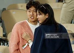 Cầu thủ triệu fan đeo huy chương vô địch Champions League cho bạn gái tiểu thư tài phiệt siêu giàu, visual couple gây sốt!