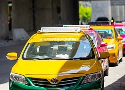 "Chặt chém" không được, tài xế taxi đuổi khách xuống giữa đường gây phẫn nộ