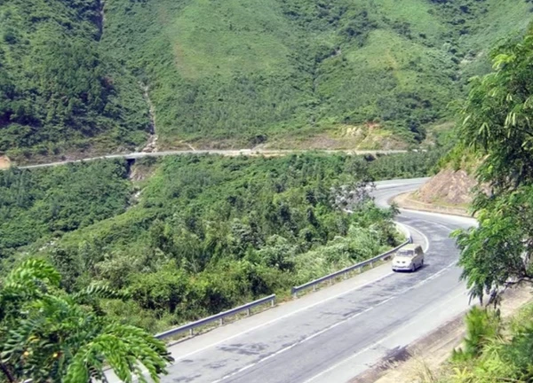 Đèo Ngang kỳ thú trên đỉnh Hoành Sơn