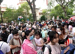 "Khối nghỉ hè" ùa vào Thảo Cầm Viên, cảnh tượng đông khó tin trong ngày 1/6 ở TP.HCM