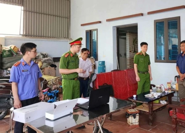 Loạt chủ tịch xã 'nhúng chàm' khi lợi dụng chức vụ để trục lợi