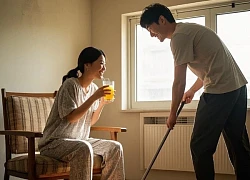 Một tuần ở nhà chị gái, nhìn cách anh rể chăm sóc chị mà tôi ngỡ ngàng