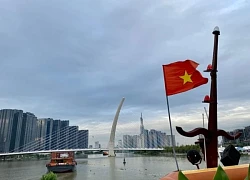 Ngắm hoàng hôn trên sông Sài Gòn: Tour du lịch lãng mạn thu hút du khách