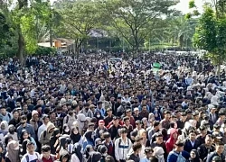 Nước láng giềng xóa bỏ quy định "đẹp trai mới được tuyển dụng"