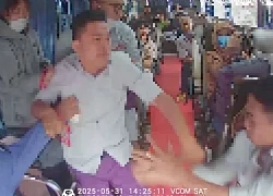 Tài xế ô tô khách bị hành hung trên xe