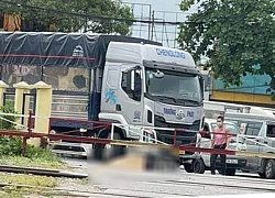 Va chạm với ô tô tải ở Hà Nội, nữ sinh viên năm cuối đại học tử vong tại chỗ
