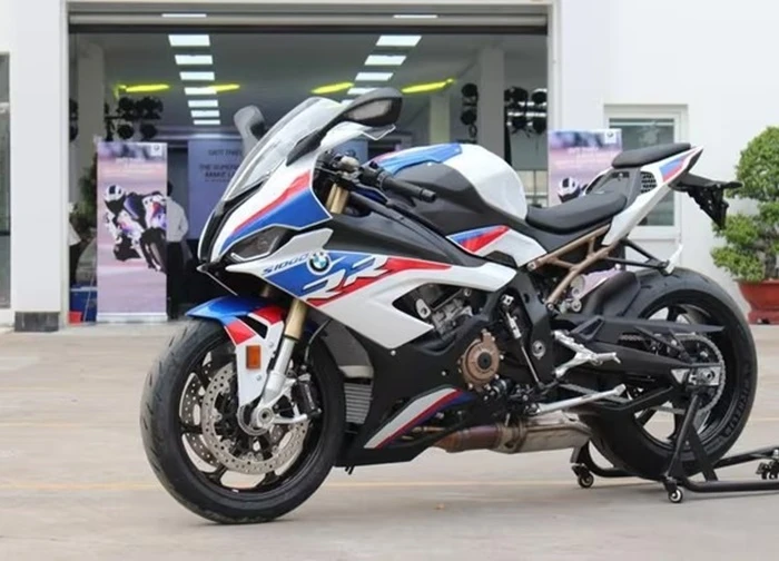 S1000RR 2025: Siêu mô tô Đức chạm mốc 1 tỷ đồng