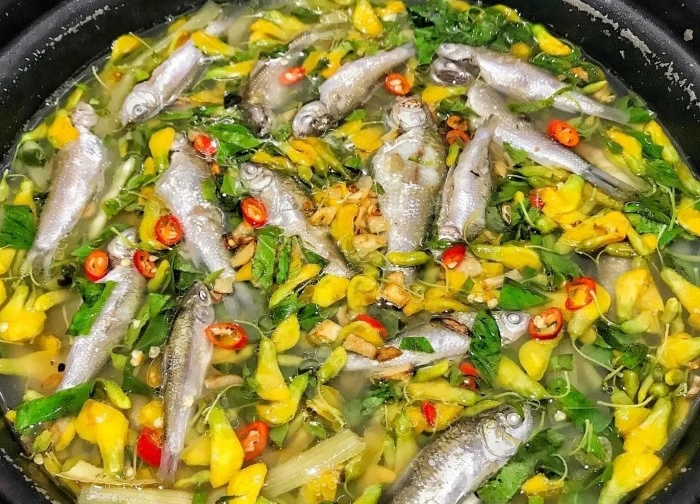 Cách làm lẩu cá linh bông điên điển thơm ngon